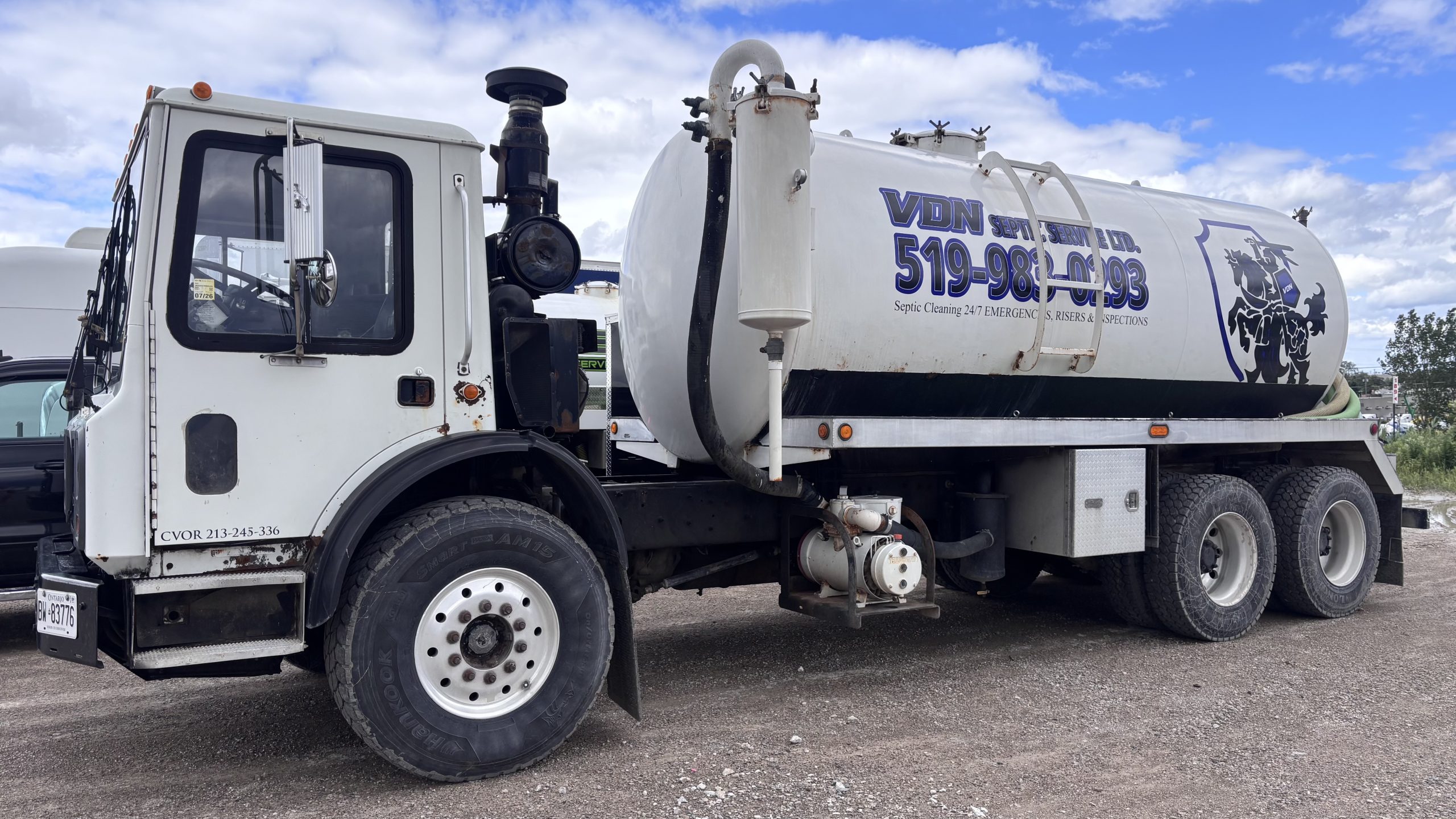 VDN Septic truck angled view portrait